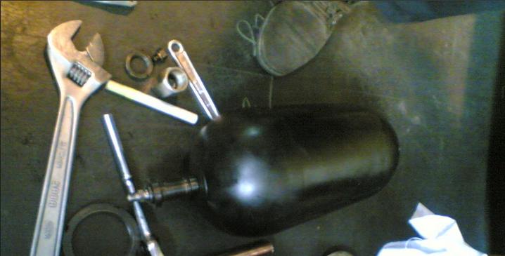 1434092336754491.png 蓄能器安裝.png