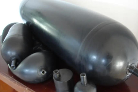 管路式蓄能器和纏繞式蓄能器區別在哪？