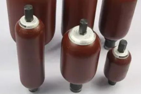 囊式蓄能器如何幫助系統減少故障？真相揭秘！