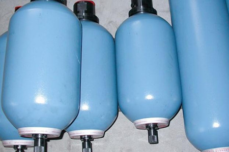 皮囊式蓄能器常見(jiàn)故障及排除方法